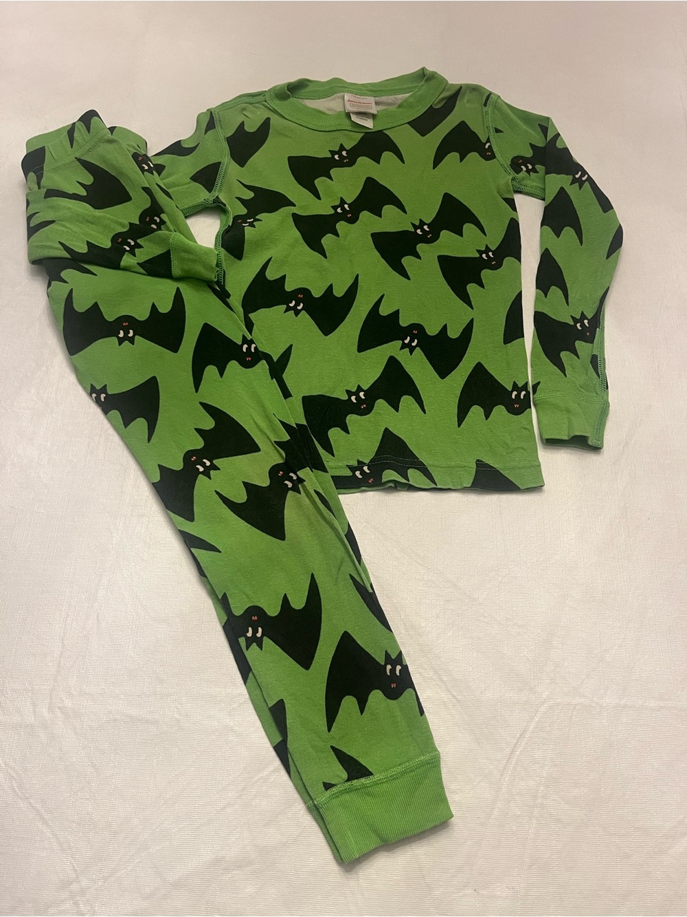 Hanna Andersson Green Bat Print Pajama Set